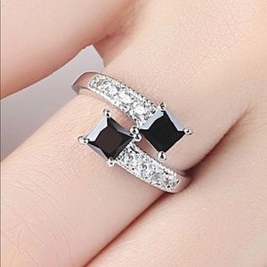 💍CUTE BLACK WOMEN RING